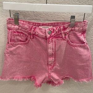 NWOT Pacsun Ripped High Rise Festival Denim Shorts, Color - Pink, Size 26